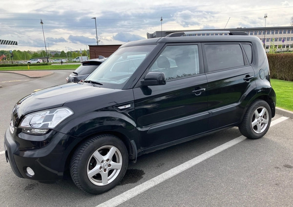Kia Soul cena 21500 przebieg: 248000, rok produkcji 2011 z Dzierżoniów małe 92
